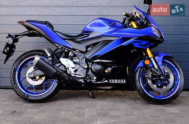 Мотоцикл Без обтекателей (Naked bike) Yamaha R3 2019 в 