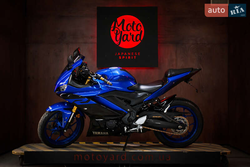 Yamaha R3 2019