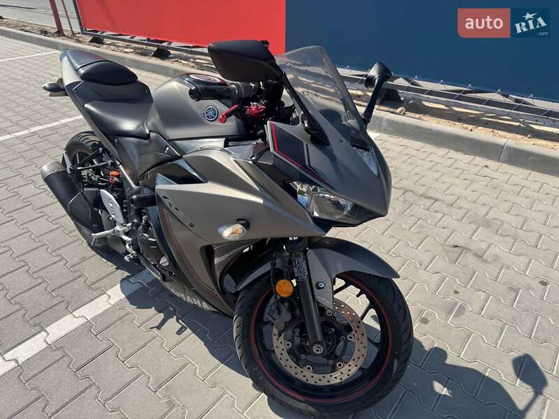 Мотоцикл Спорт-туризм Yamaha R3 2017 в 