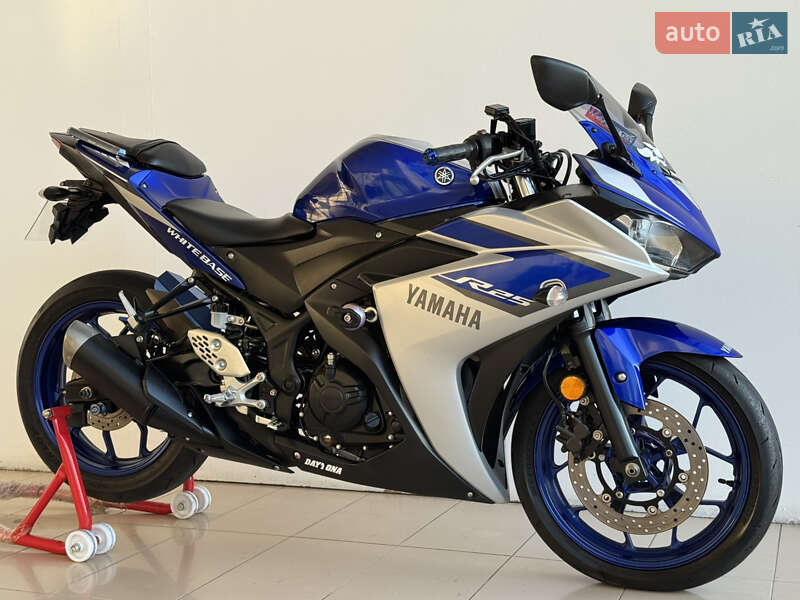 Yamaha R3 2016