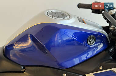 Спортбайк Yamaha R3 2016 в 