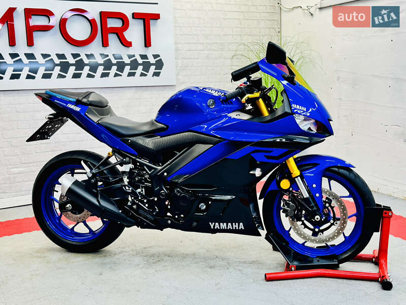 Yamaha R3 2019