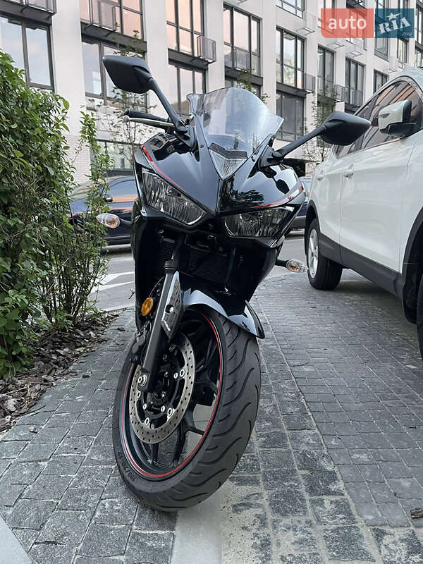 Спортбайк Yamaha R3 2018 в Києві фото 5 Спортбайк Yamaha R3 2018 в Києві