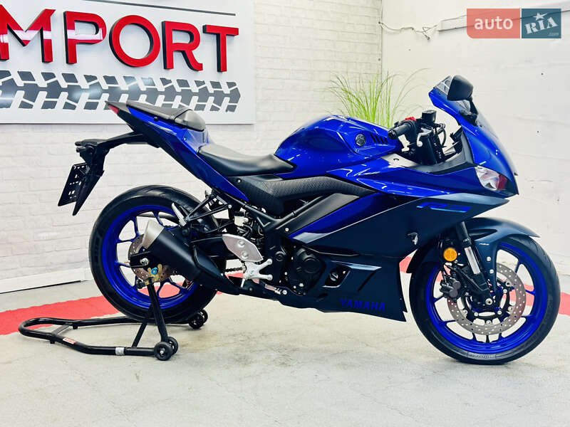 Yamaha R3 2023