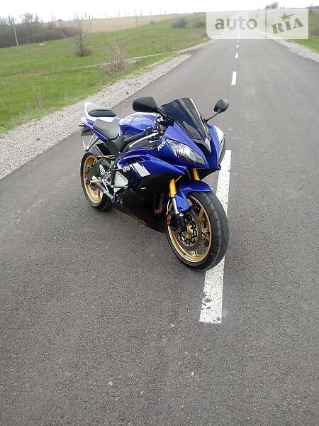 Yamaha R6