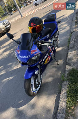 Спортбайк Yamaha R6 2002 в Киеве