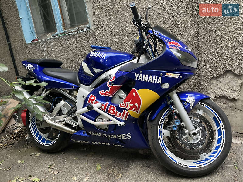 Спортбайк Yamaha R6 2002 в Киеве