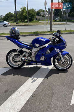 Спортбайк Yamaha R6 2000 в Лозовой