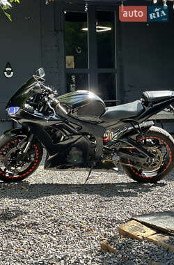 Спортбайк Yamaha R6 2005 в 