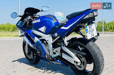 Спортбайк Yamaha R6 2002 в 