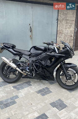 Спортбайк Yamaha R6 2005 в 