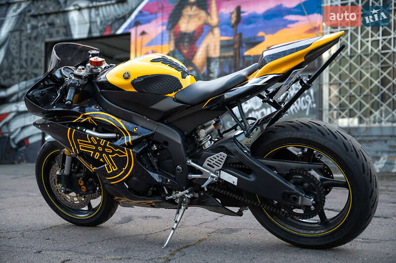 Спортбайк Yamaha R6 2006 в Киеве