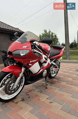 Спортбайк Yamaha R6 2002 в 