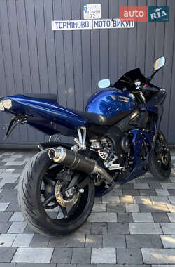 Спортбайк Yamaha R6 2004 в 