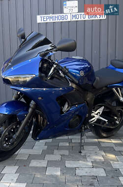 Спортбайк Yamaha R6 2004 в 