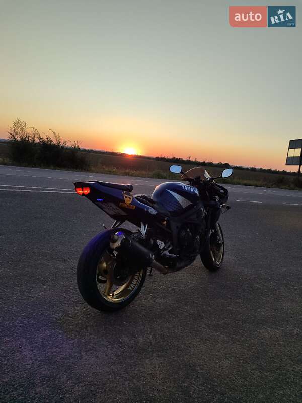 Спортбайк Yamaha R6 2003 в Кривом Роге