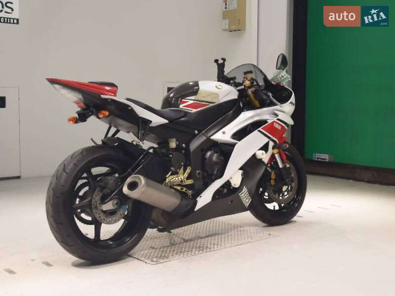 Спортбайк Yamaha R6 2012 в Одессе