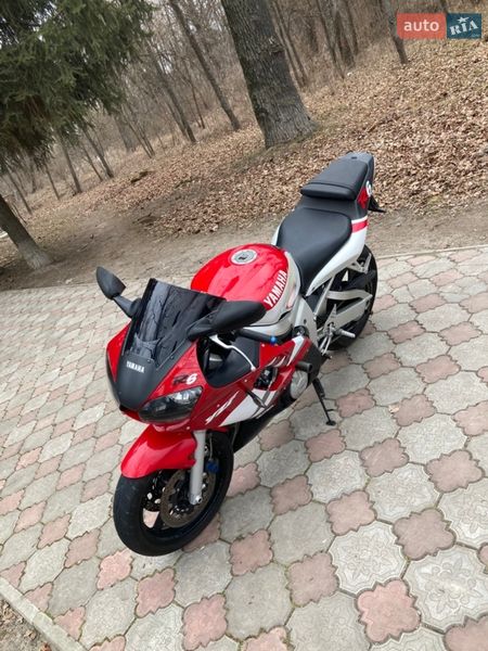 Спортбайк Yamaha R6 2000 в Виннице