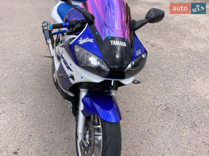 Спортбайк Yamaha R6 2000 в Виннице