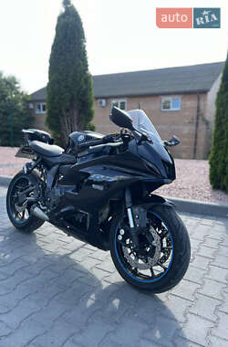 Спортбайк Yamaha R7 2022 в 