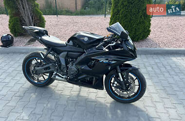 Спортбайк Yamaha R7 2022 в 