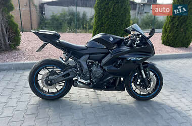 Спортбайк Yamaha R7 2022 в 