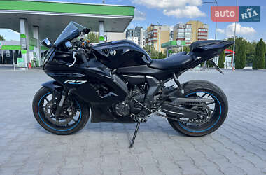 Спортбайк Yamaha R7 2022 в 