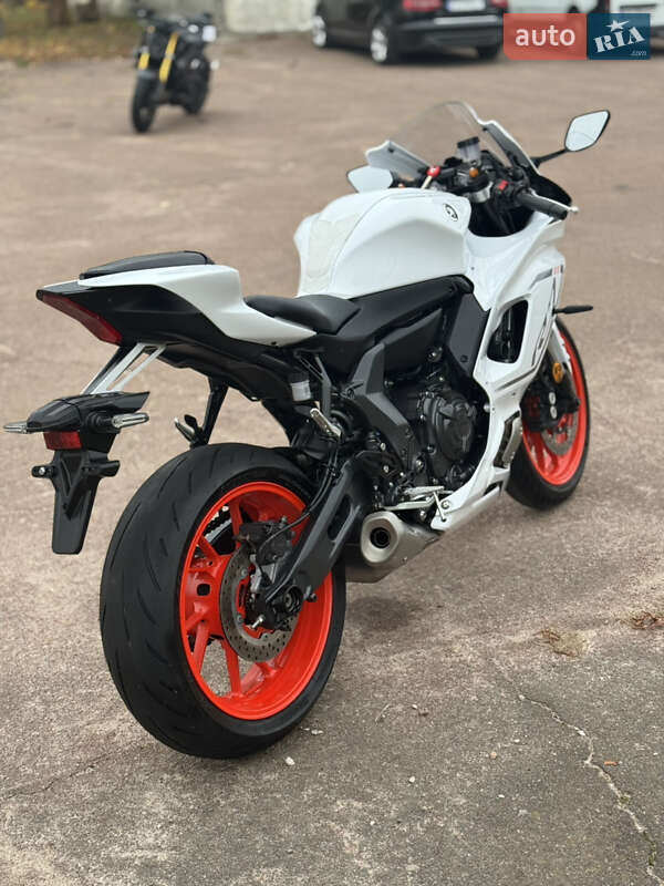 Мотоцикл Спорт-туризм Yamaha R7 2022 в Сновске