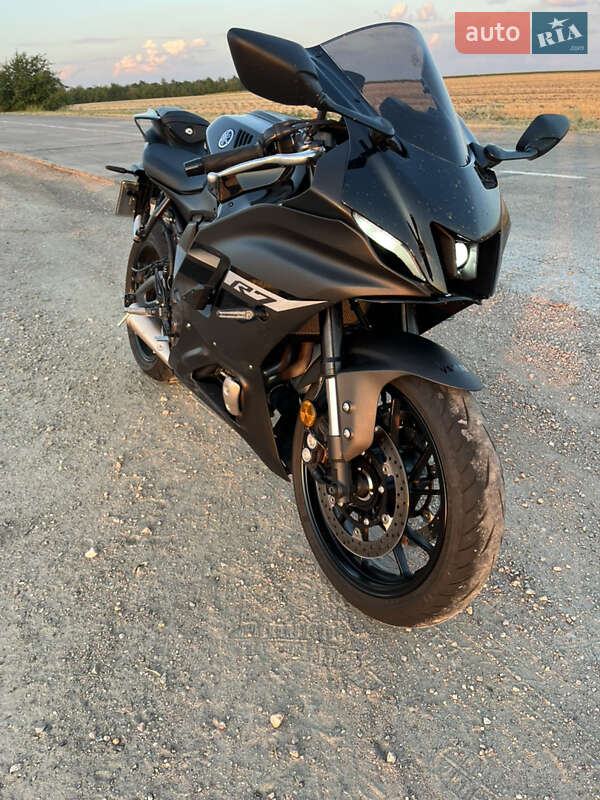 Спортбайк Yamaha R7 2024 в Дніпрі фото Спортбайк Yamaha R7 2024 в Дніпрі