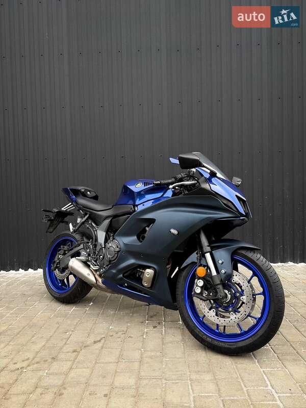 Yamaha R7 2024