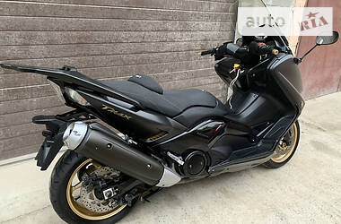 Макси-скутер Yamaha T-MAX 2016 в 