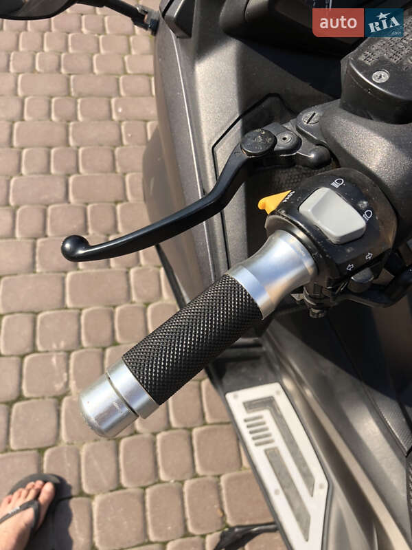 Макси-скутер Yamaha T-MAX 2013 в Львове фото 4 Макси-скутер Yamaha T-MAX 2013 в Львове