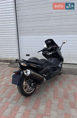 Макси-скутер Yamaha T-MAX 2016 в 
