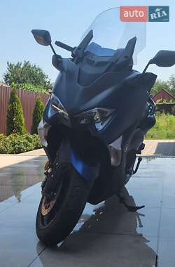 Макси-скутер Yamaha T-MAX 2019 в 