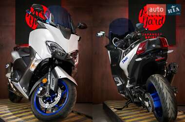 Максі-скутер Yamaha T-MAX 2017 в 