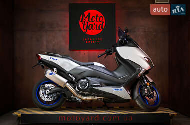 Максі-скутер Yamaha T-MAX 2017 в 