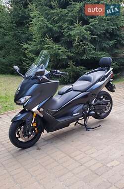 Макси-скутер Yamaha T-MAX 2017 в 