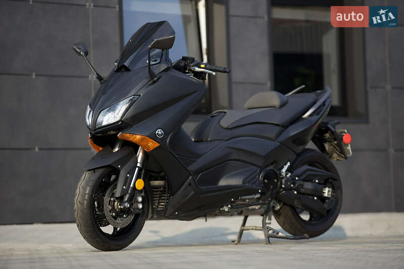 Макси-скутер Yamaha T-MAX 2015 в 