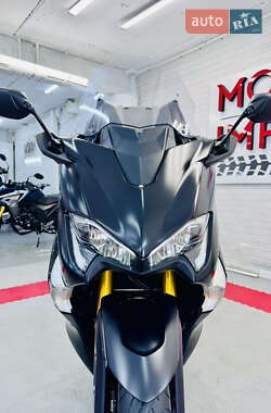 Максі-скутер Yamaha T-MAX 2018 в 