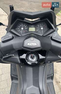 Макси-скутер Yamaha T-MAX 2014 в 