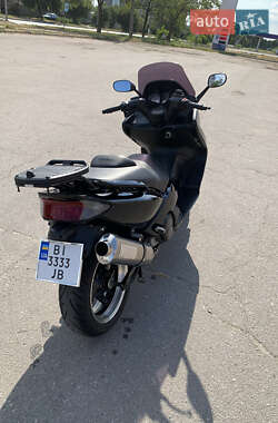 Макси-скутер Yamaha T-MAX 2004 в 