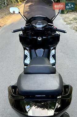 Макси-скутер Yamaha T-MAX 2011 в 