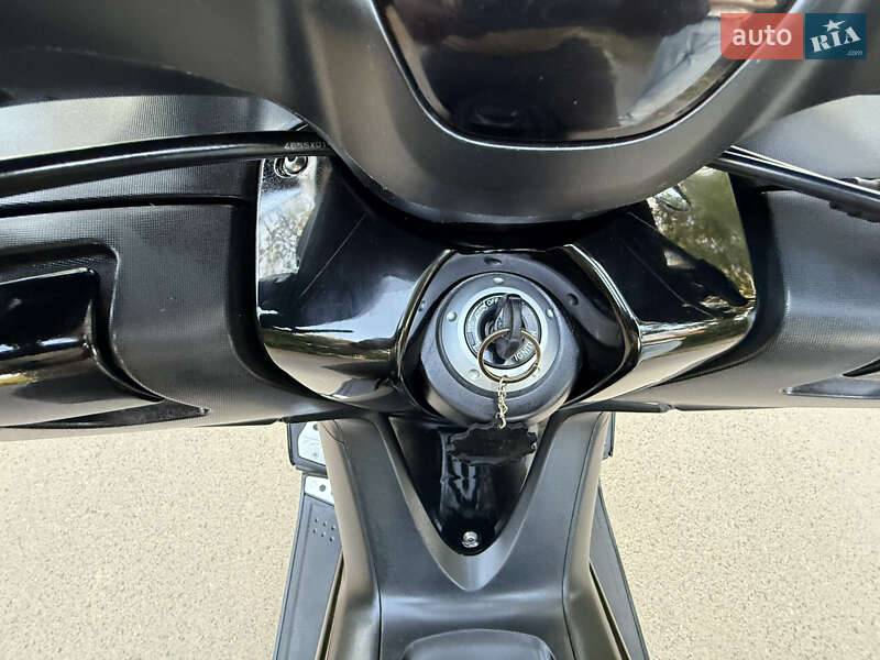 Максі-скутер Yamaha T-MAX 2011 в Одесі фото 39 Максі-скутер Yamaha T-MAX 2011 в Одесі