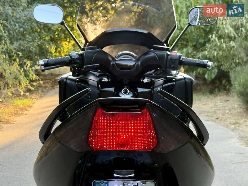 Максі-скутер Yamaha T-MAX 2011 в Одесі фото 41 Максі-скутер Yamaha T-MAX 2011 в Одесі