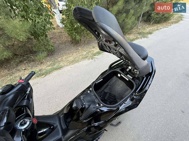Максі-скутер Yamaha T-MAX 2011 в Одесі фото 45 Максі-скутер Yamaha T-MAX 2011 в Одесі