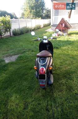 Скутер Yamaha Vino 2004 в Дубні