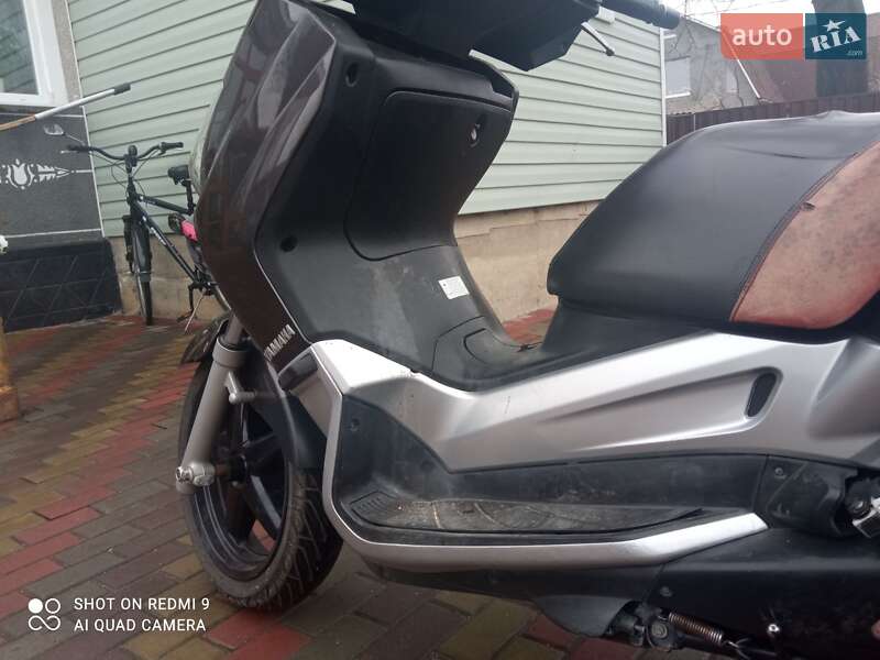 Максі-скутер Yamaha X-Max 250 2006 в Полонному