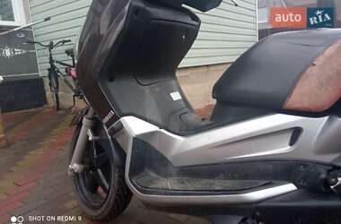 Макси-скутер Yamaha X-Max 250 2006 в Полонном