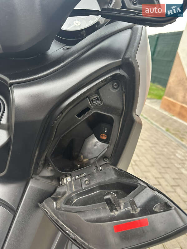 Макси-скутер Yamaha X-Max 300 2021 в Львове