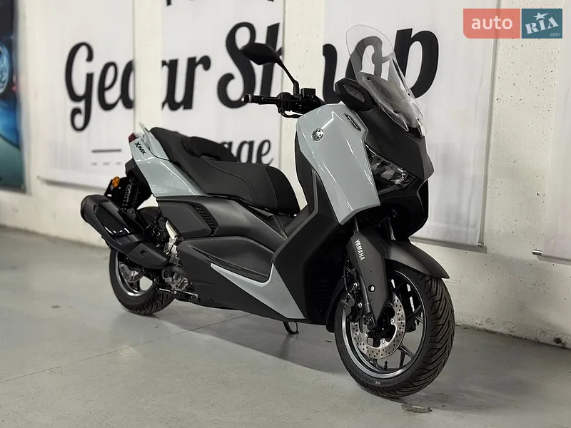 Yamaha X-Max 2025